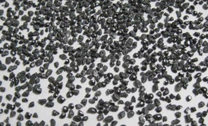 Sandblasting steel grit